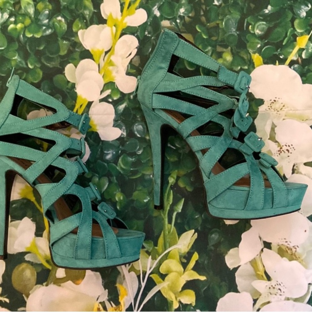 Just Fab/Rock and republic shoes. Three sets - size 8 medium - Picture 12 of 16